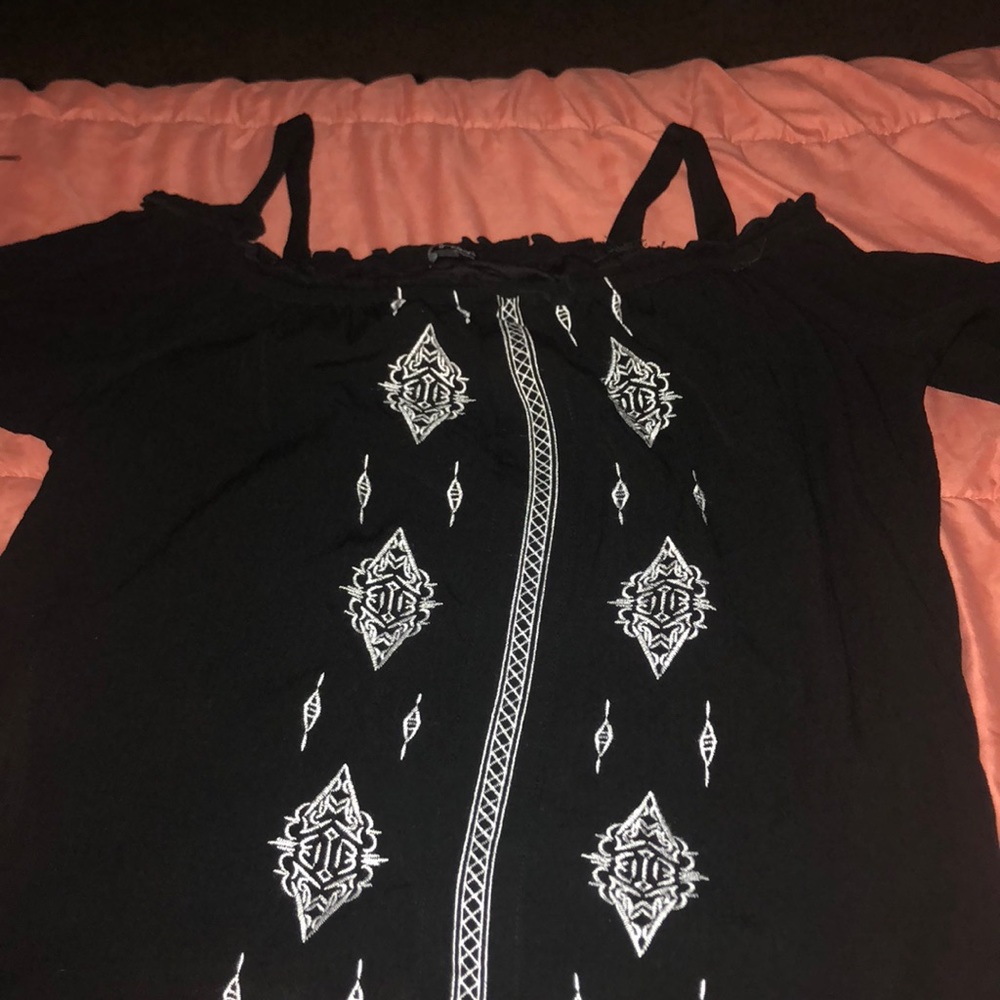 printed blouse fits a small/extra small